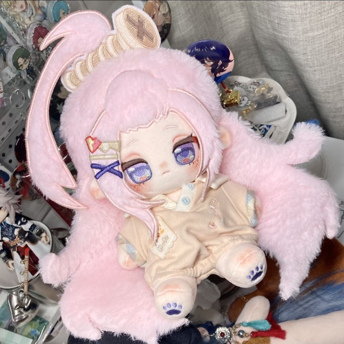 دمية قطيفة لشخصية آينو من أنمي - مراجعة Cosplay Plushie Prop وسعره